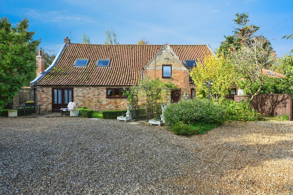 Property photo 2 of 23 Wb053