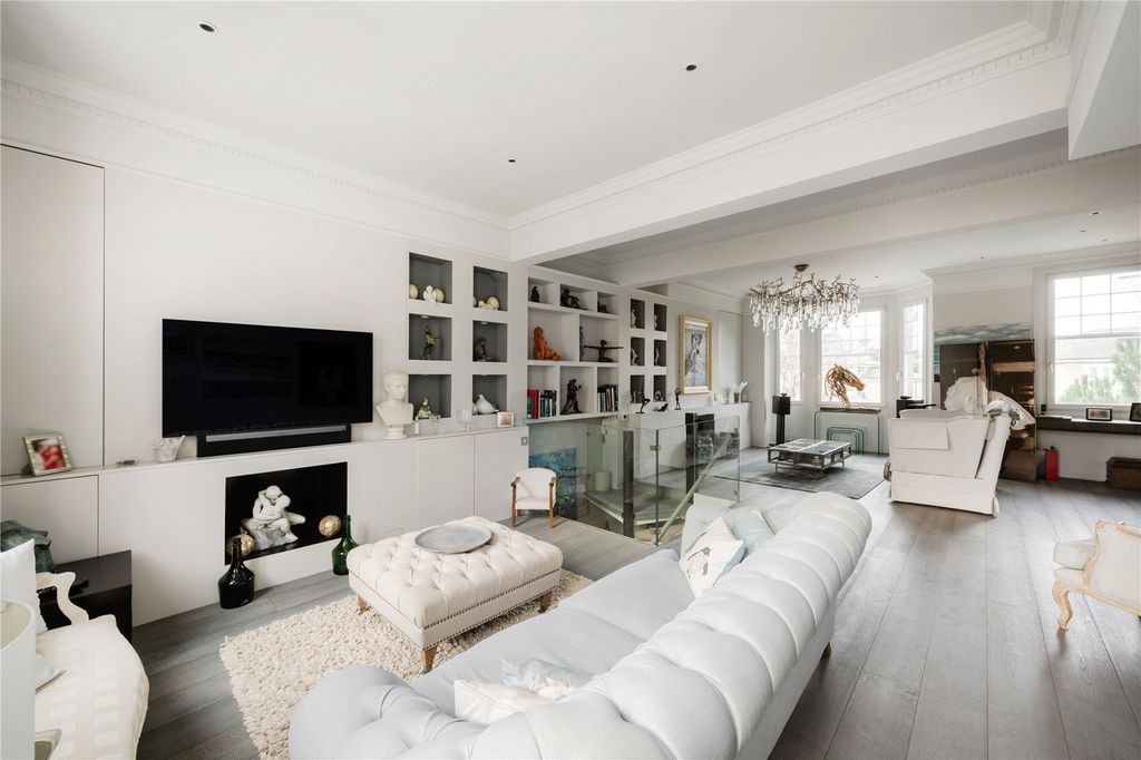 Property photo 2 of 34 Picture No. 01