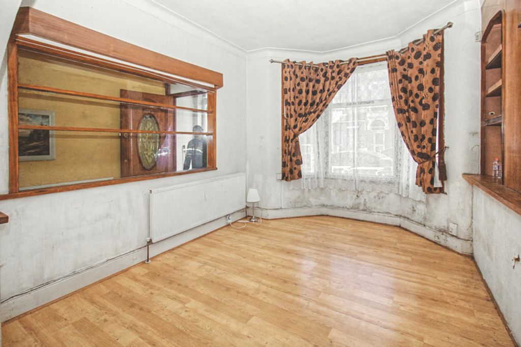 Property photo 3 of 9