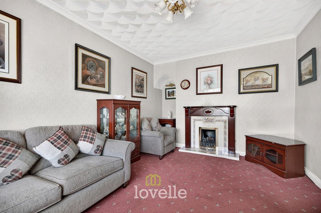 Property photo 2 of 28