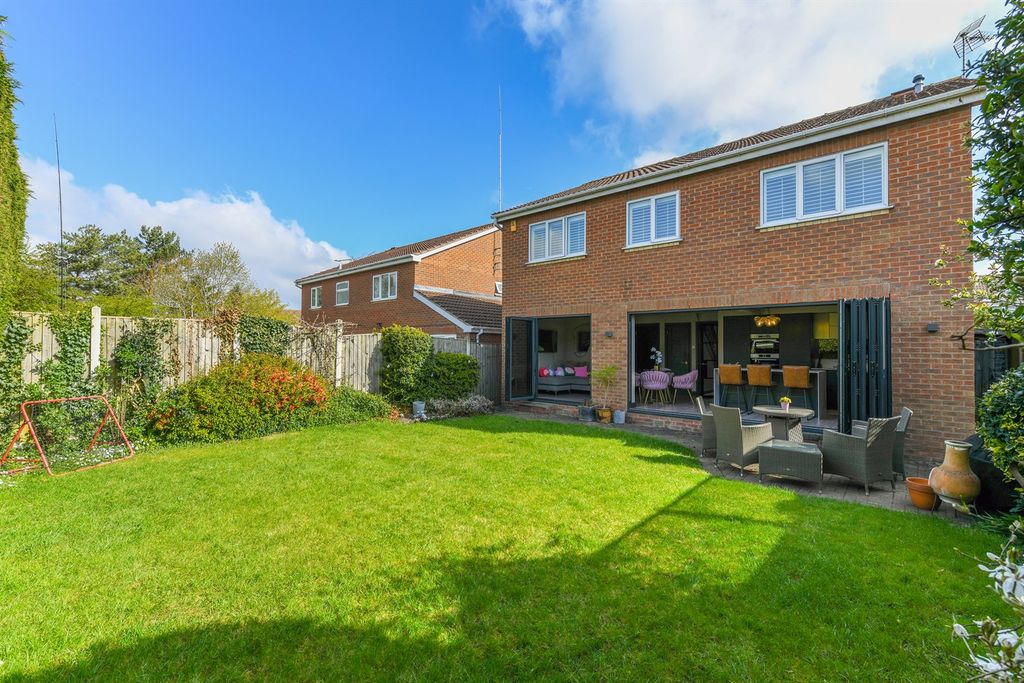 Additional image 19 of 5 bed detached house to rentMelton Gardens NG12