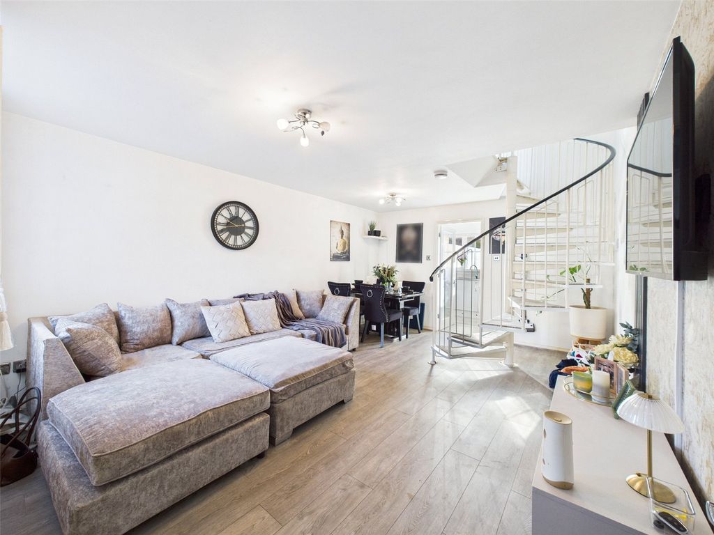 Property photo 3 of 15 Picture No. 04