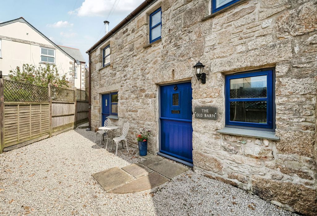 Property photo 2 of 18