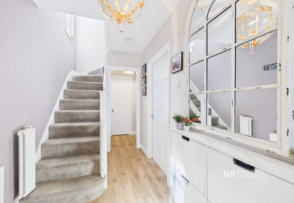 Property photo 2 of 25 Entrance Hall
