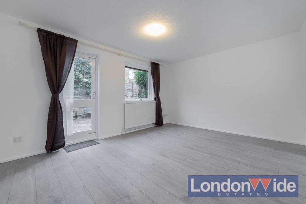 Property photo 2 of 12 Photo 13