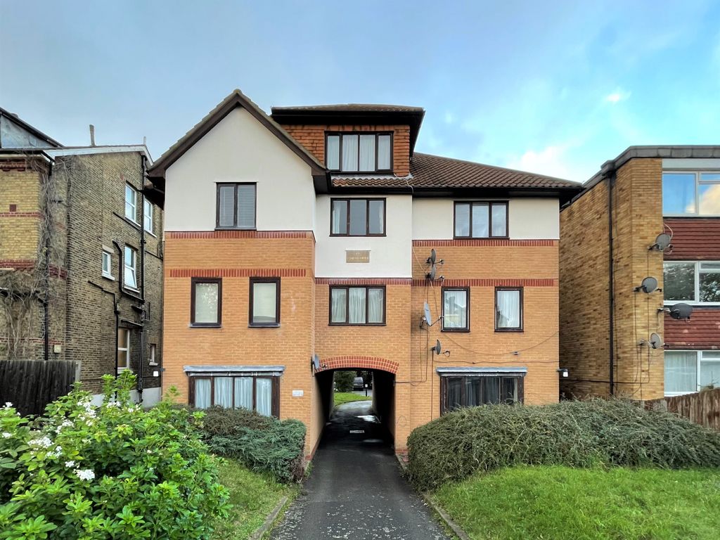 Property photo 1 of 8