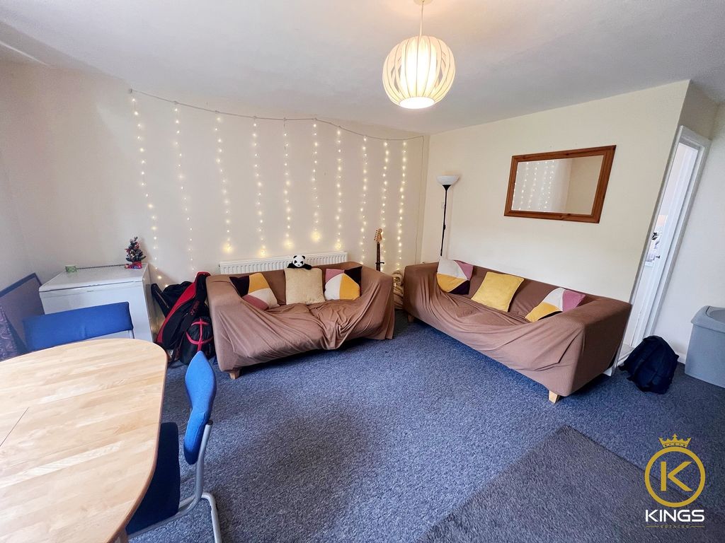 Property photo 1 of 12 7