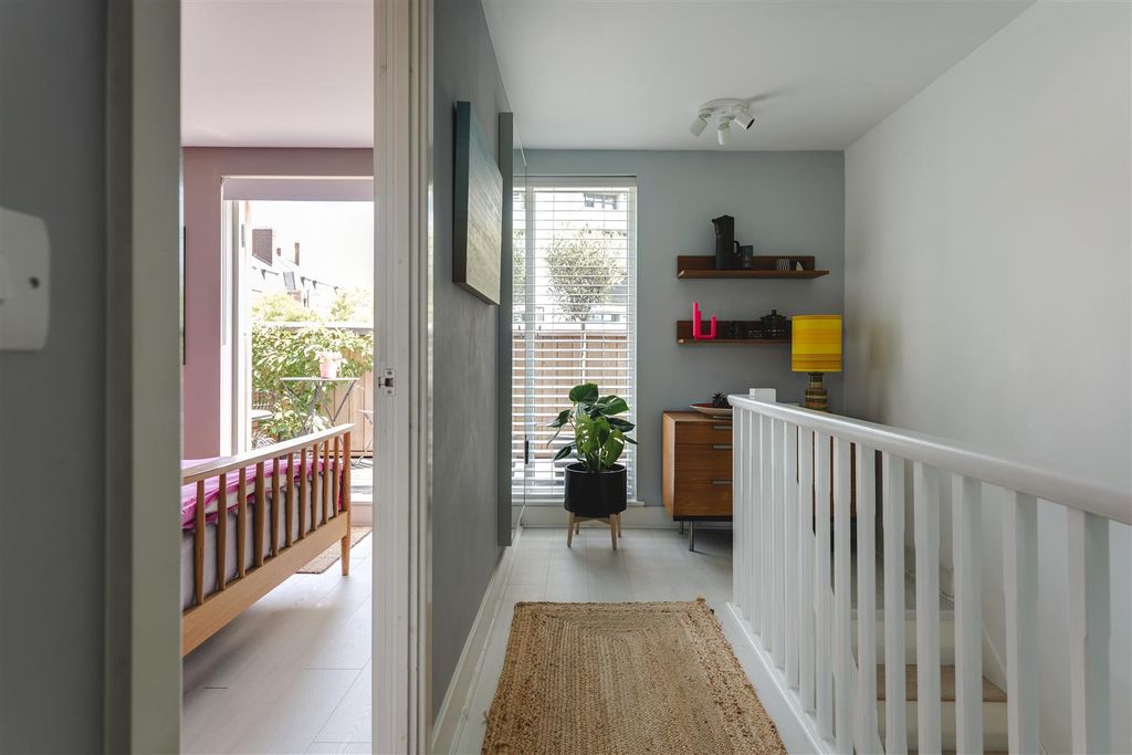 Property photo 3 of 33 Teesdale St-32.Jpg