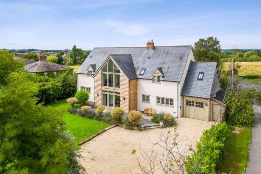 Property photo 1 of 20