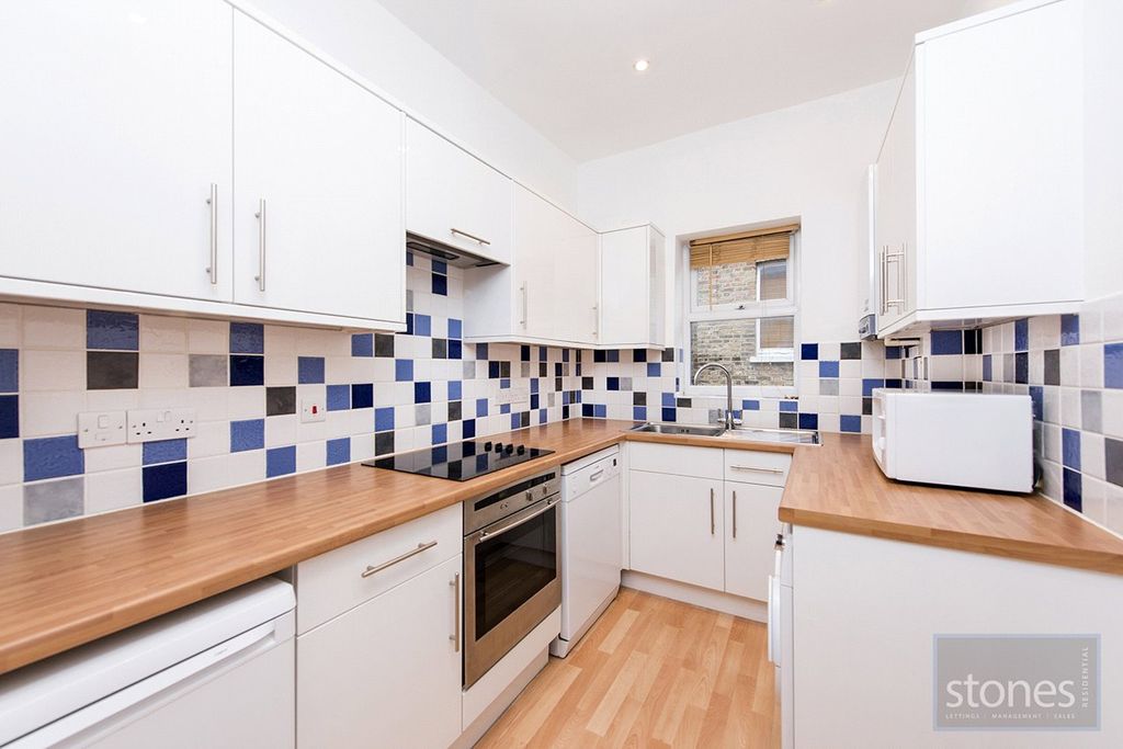 Property photo 2 of 10 Picture No. 12