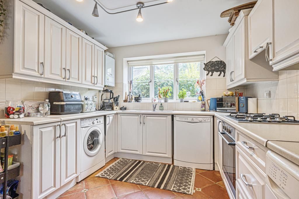 Property photo 2 of 20 Kitchen