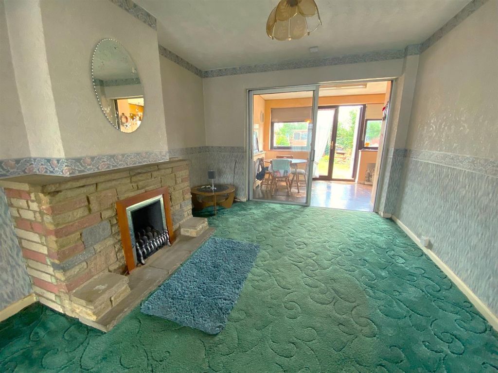 Property photo 3 of 17 W14.Jpg