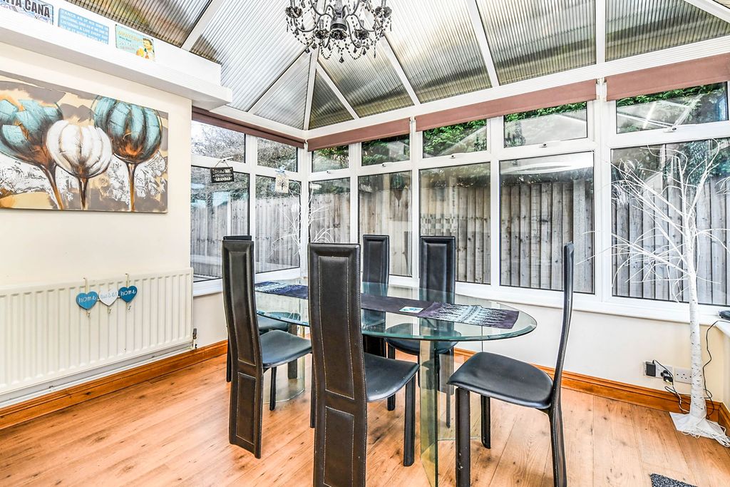 Property photo 2 of 15 Conservatory