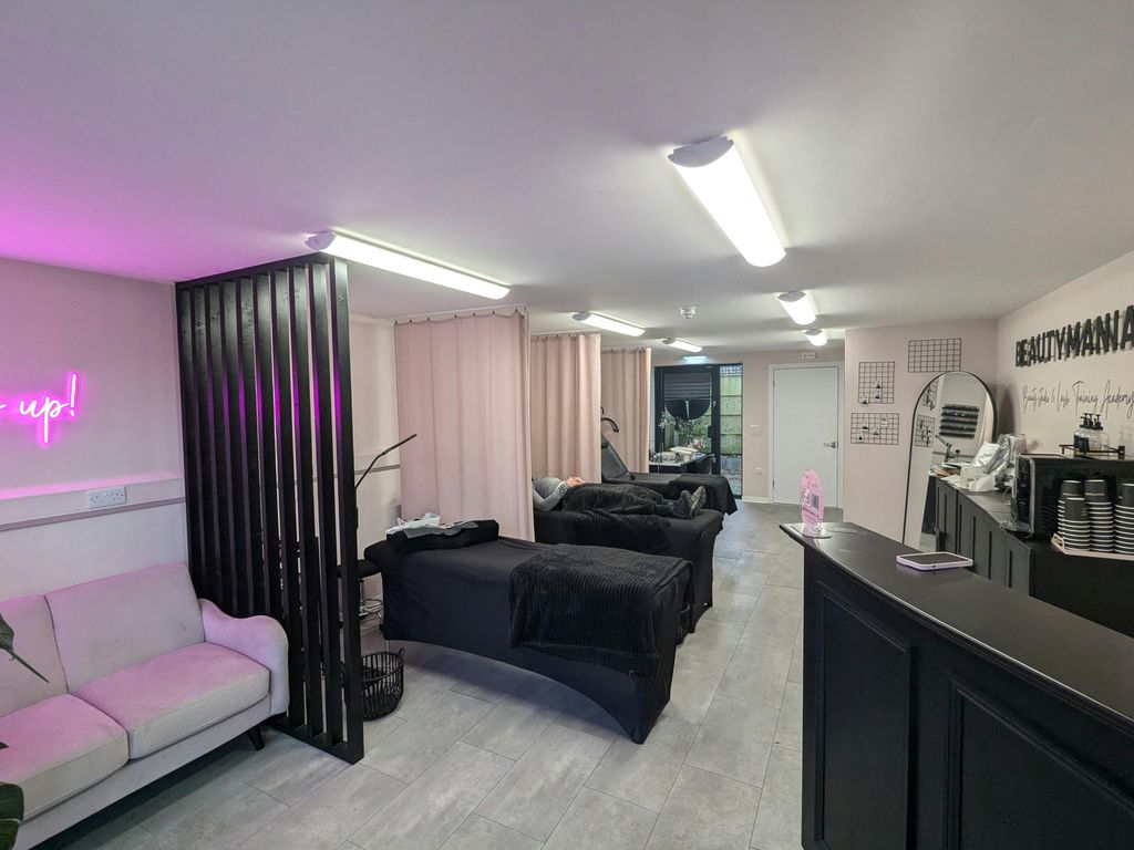 Property photo 3 of 3 1000005243.Jpg