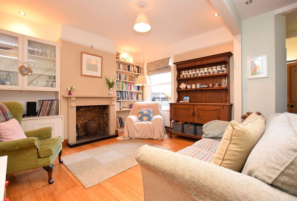 Property photo 2 of 14