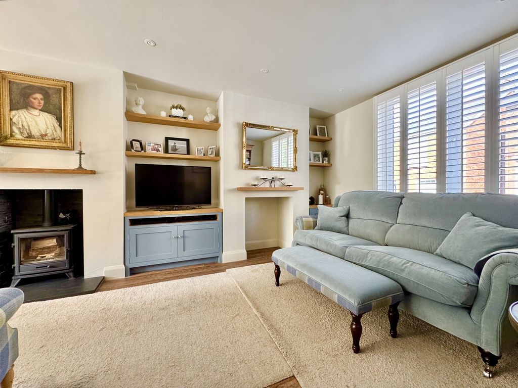 Property photo 2 of 19