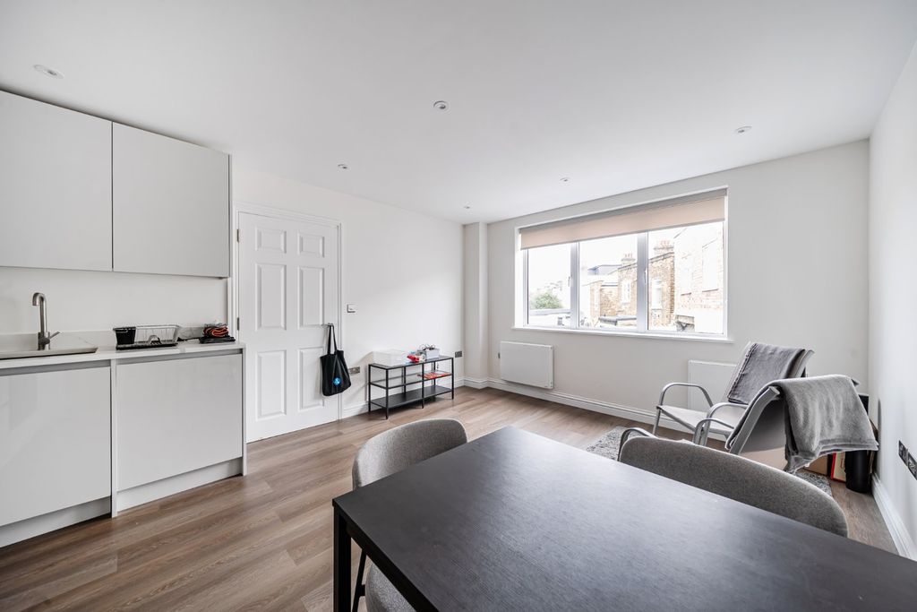 Property photo 3 of 8 Living Space