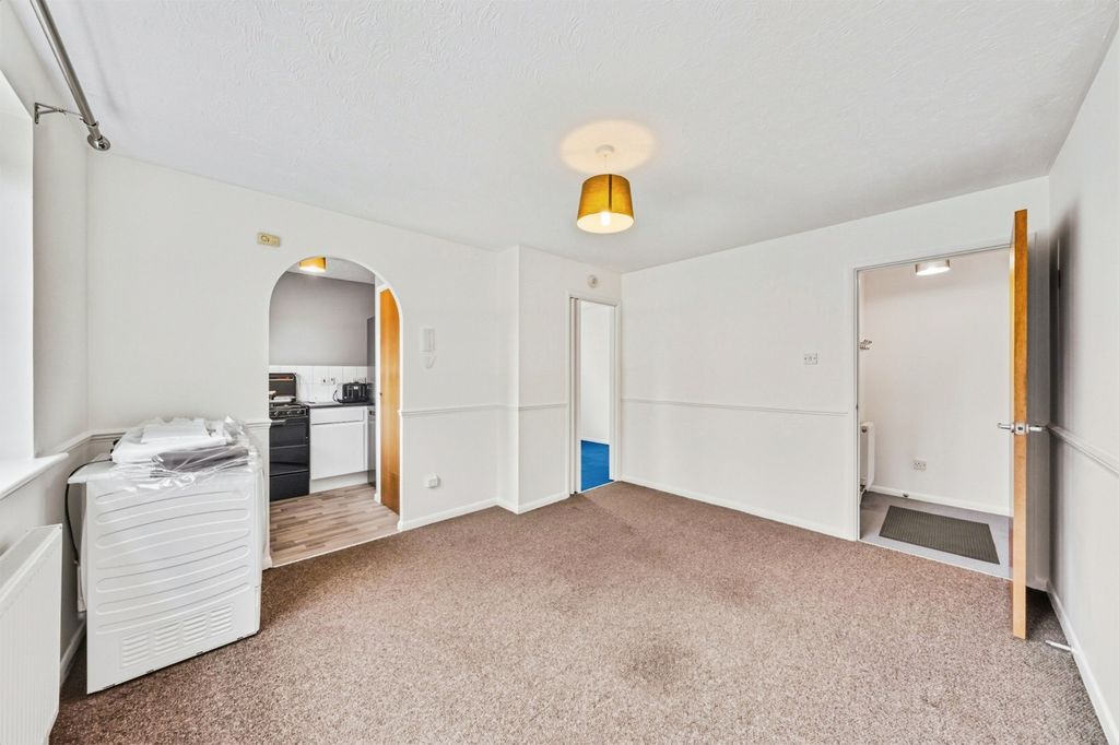 Property photo 3 of 15 Photo