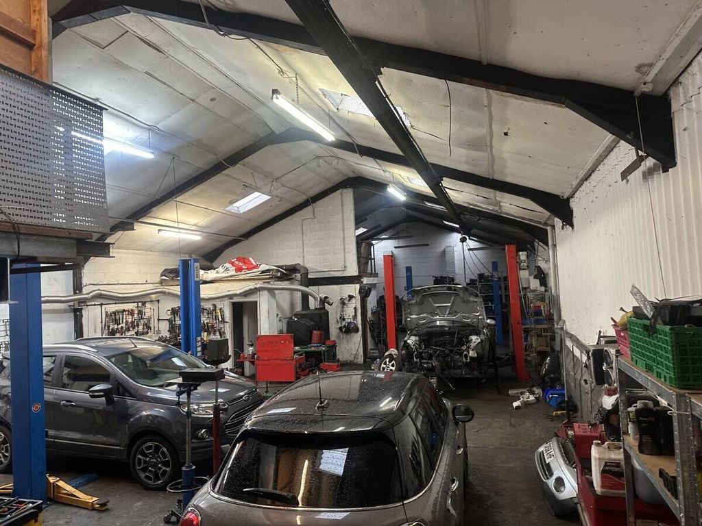 Property photo 3 of 7