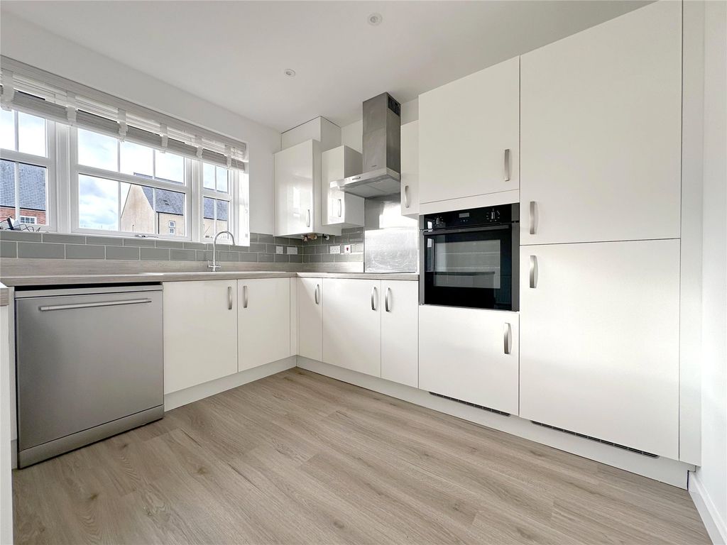 Property photo 2 of 16 Kitchen