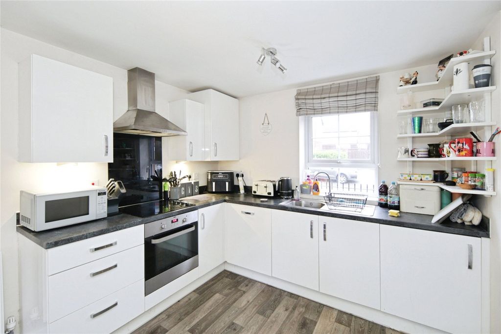 Property photo 3 of 17 Picture No. 16