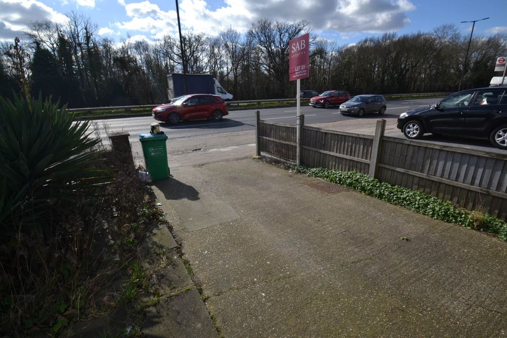 Property photo 2 of 30