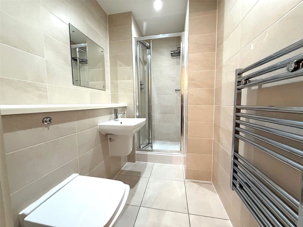 Property photo 3 of 7 En-Suite