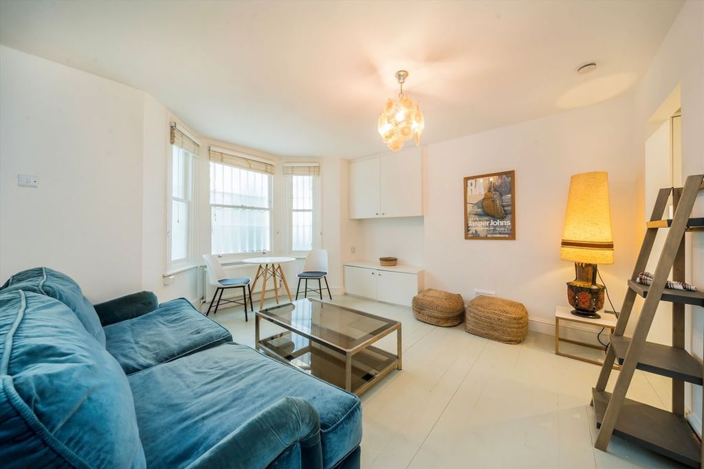 Property photo 2 of 8