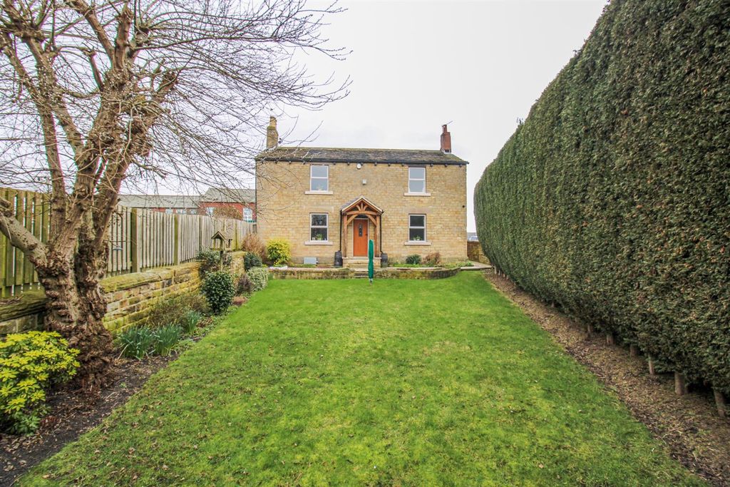 Property photo 2 of 20