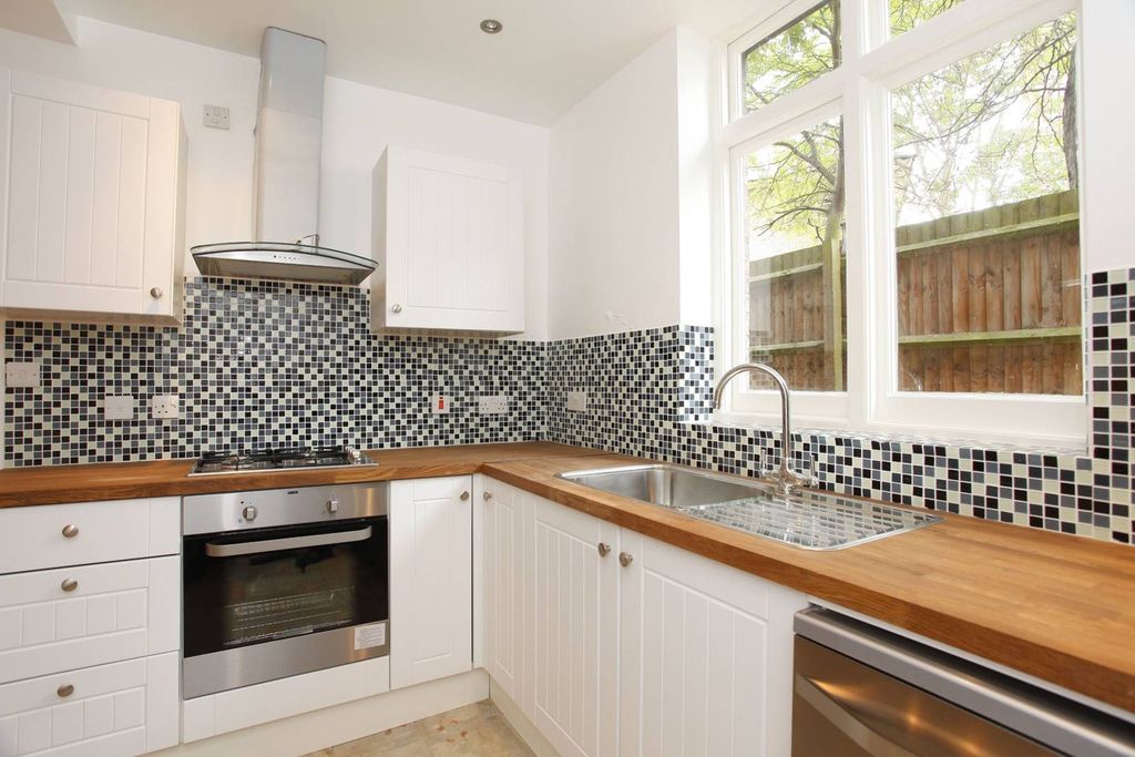 Property photo 2 of 5