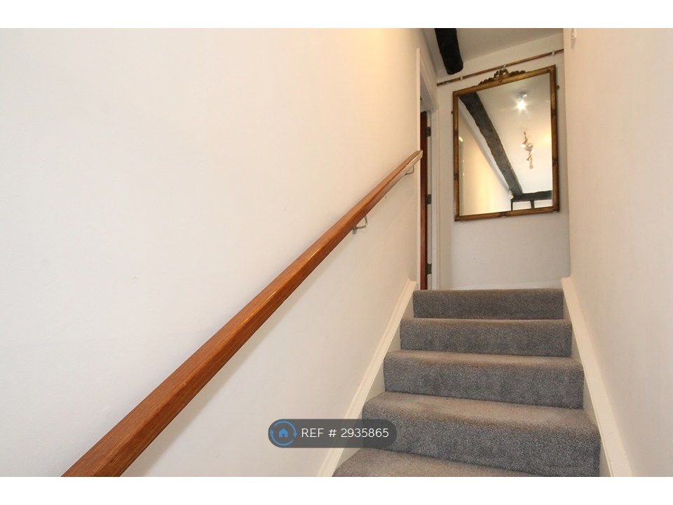 Property photo 3 of 16 Hall
