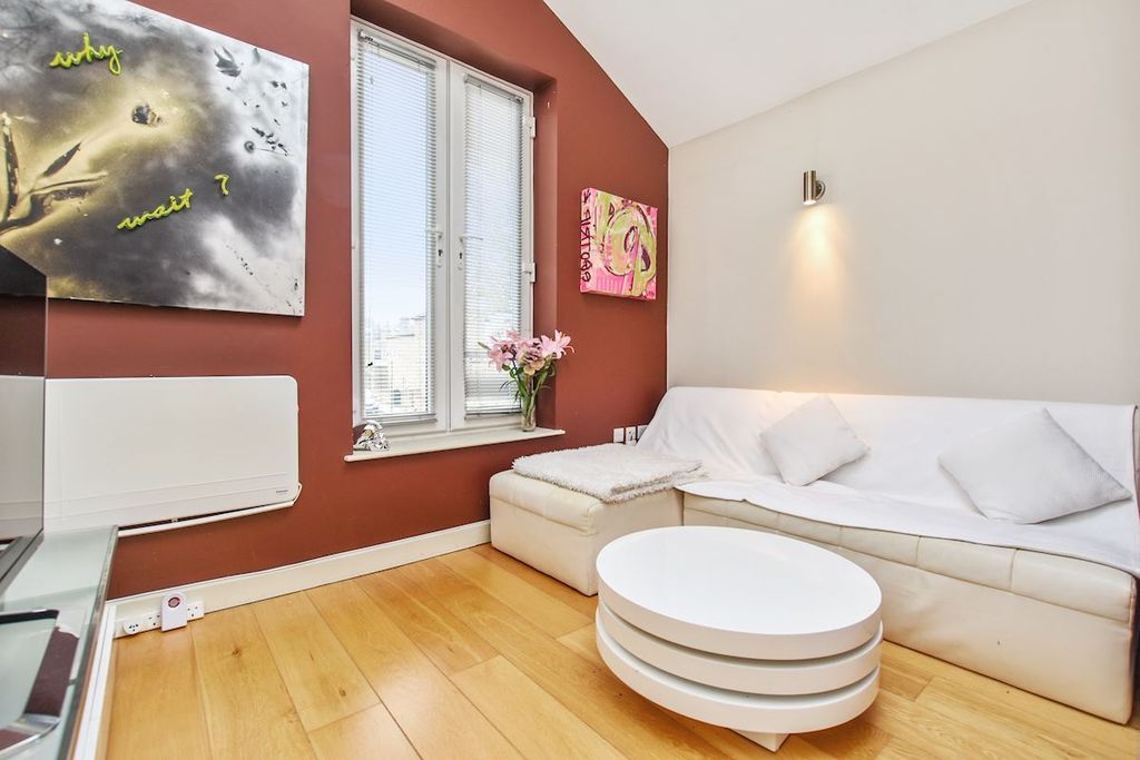 Property photo 2 of 8