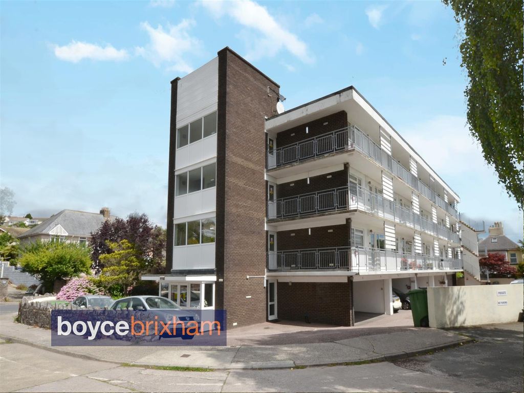 Property photo 1 of 10 9 Brimlands Wm.Jpg