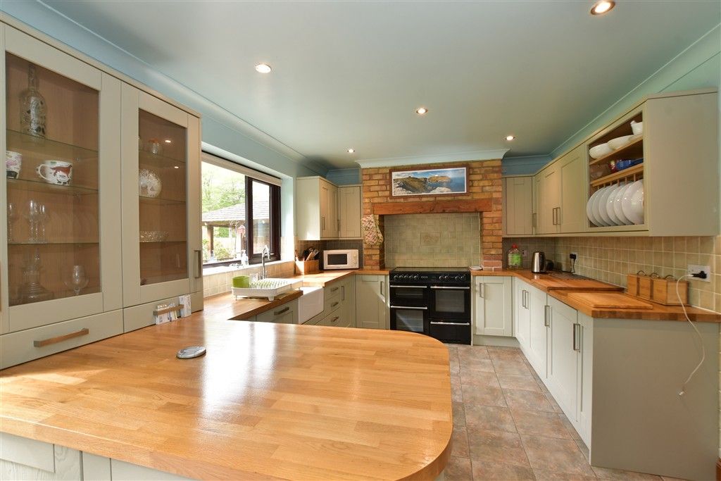 Property photo 1 of 13 Kitchen/Dining Room