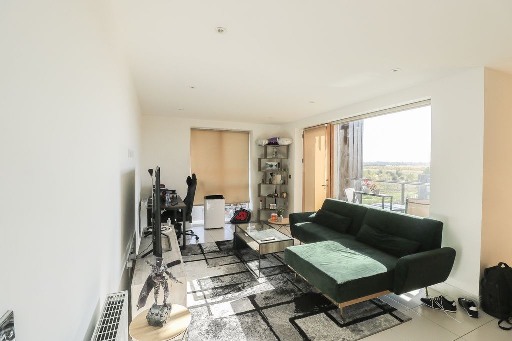 Property photo 3 of 8 3-Img_9854