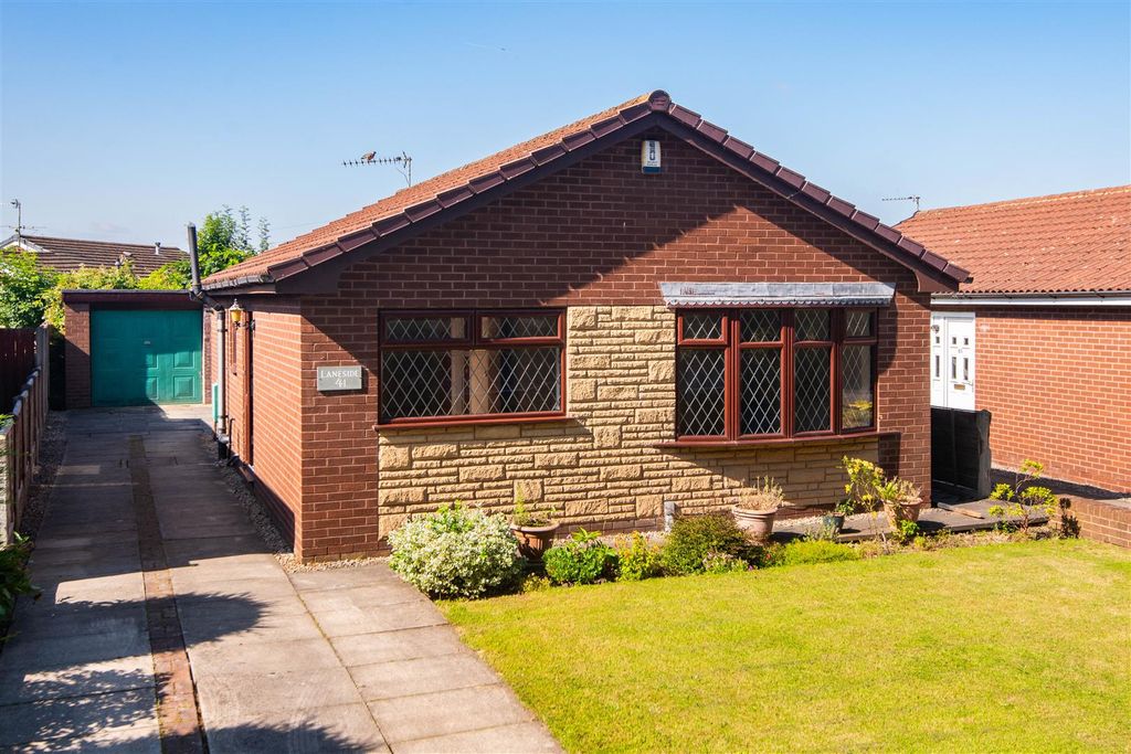 Property photo 1 of 16 Front External