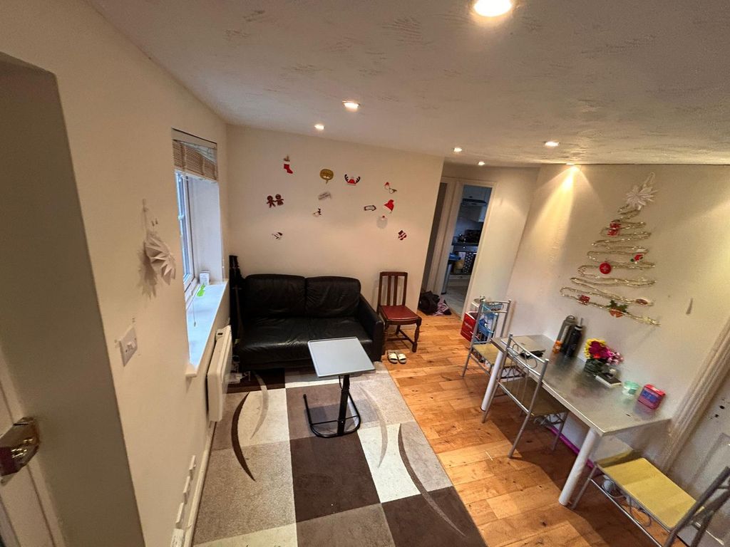 Property photo 3 of 23 Gallery