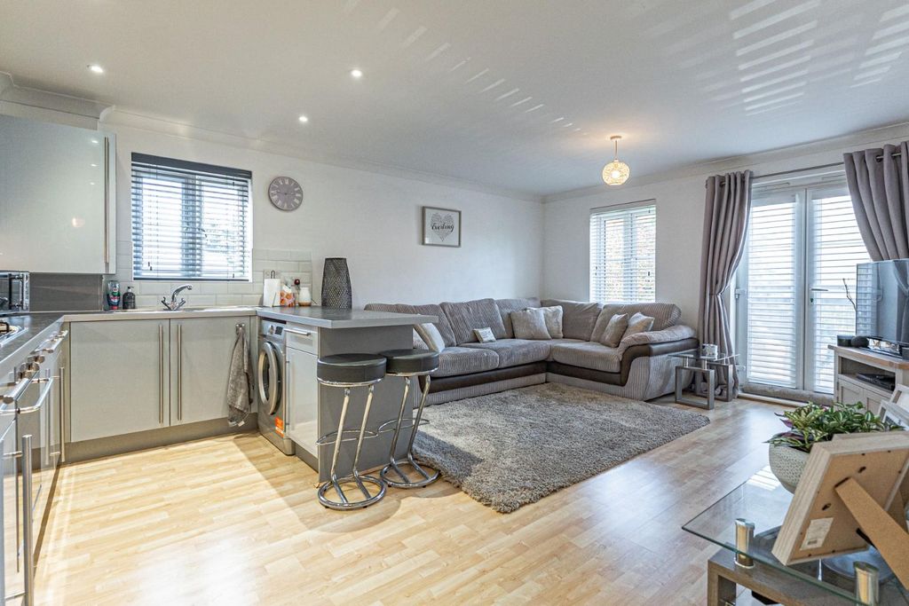 Property photo 2 of 7