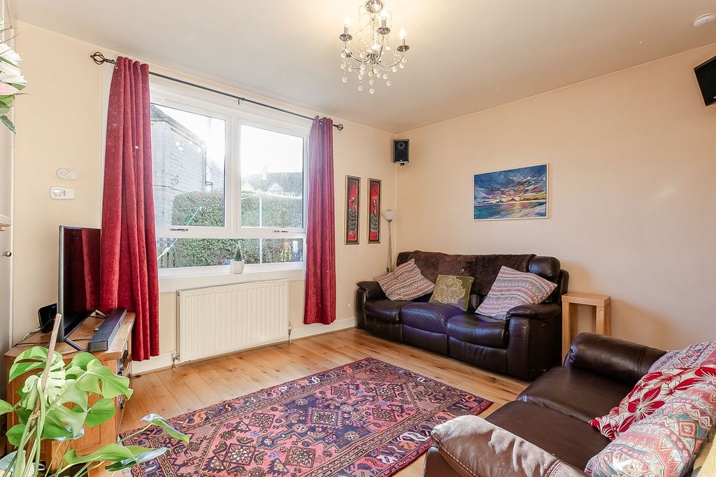 Property photo 3 of 25