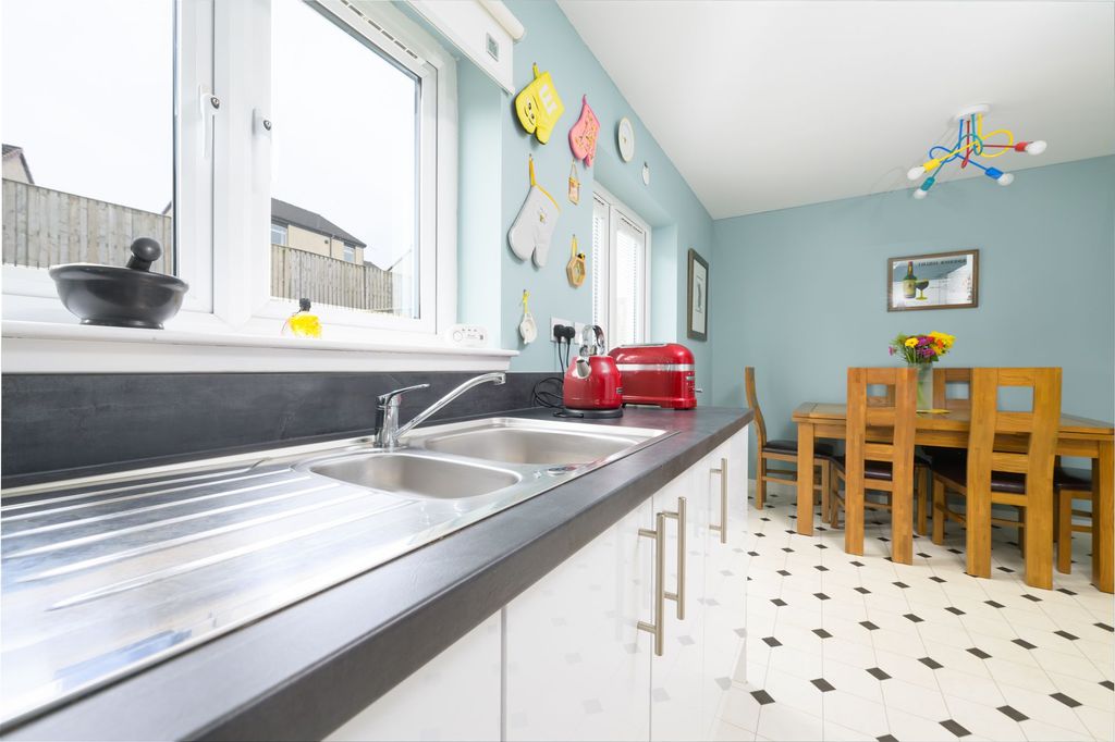 Additional image 12 of 3 bed semi-detached house for saleThe Glebe, Inverkip PA16