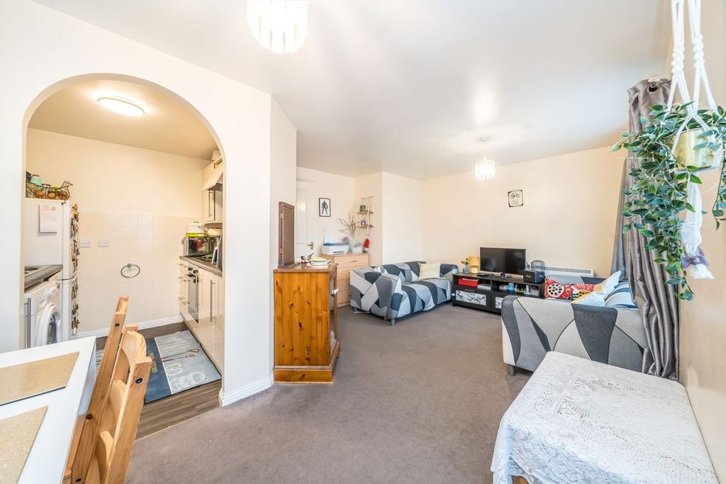 Property photo 2 of 9