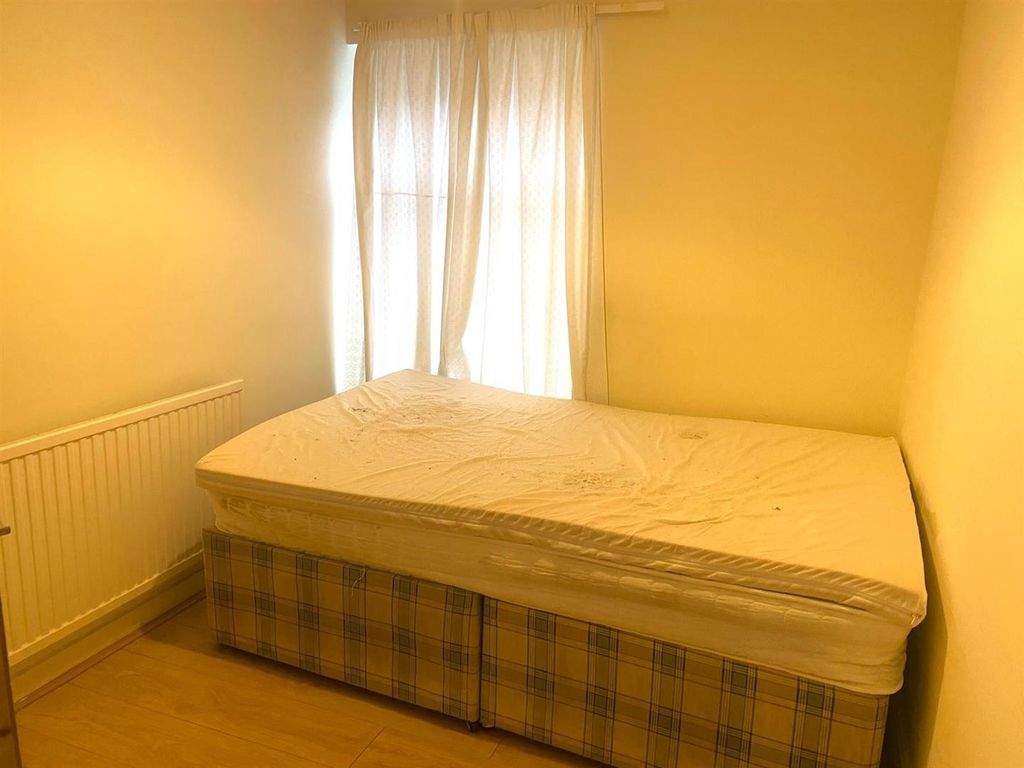 Property photo 1 of 8 76929A69-634A-4662-852c-Fb9Afd62A3Dd.Jpeg