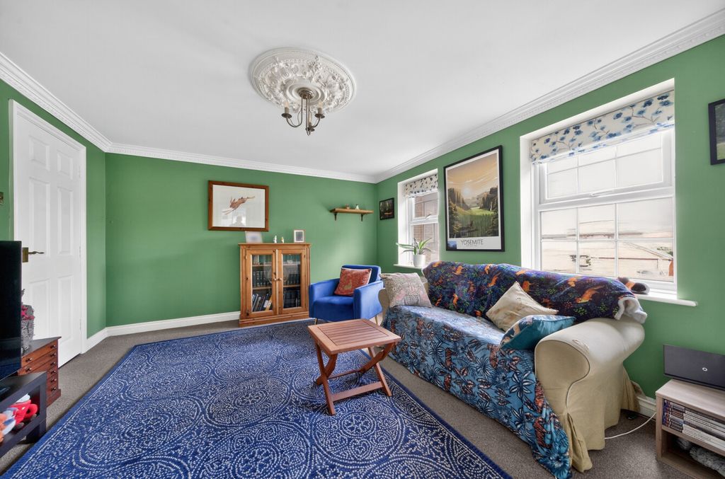 Property photo 2 of 10 1432156-22-69c56B...