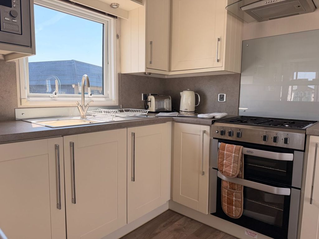 Property photo 3 of 7 Willerby Aspen 2017 Car0058444 144753326.Jpeg