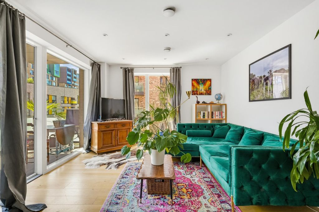 Property photo 1 of 12
