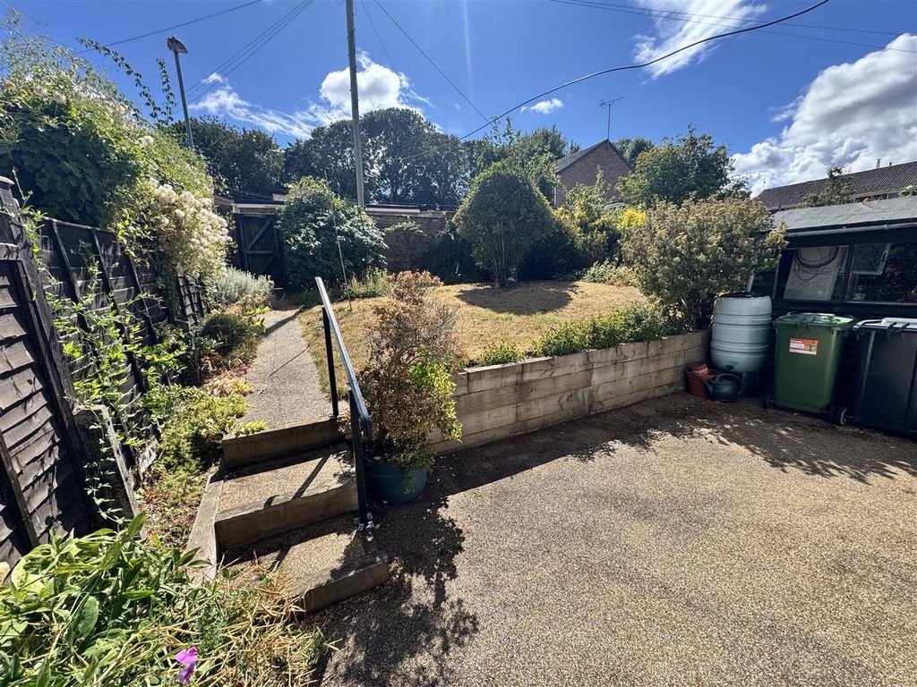 Property photo 2 of 9