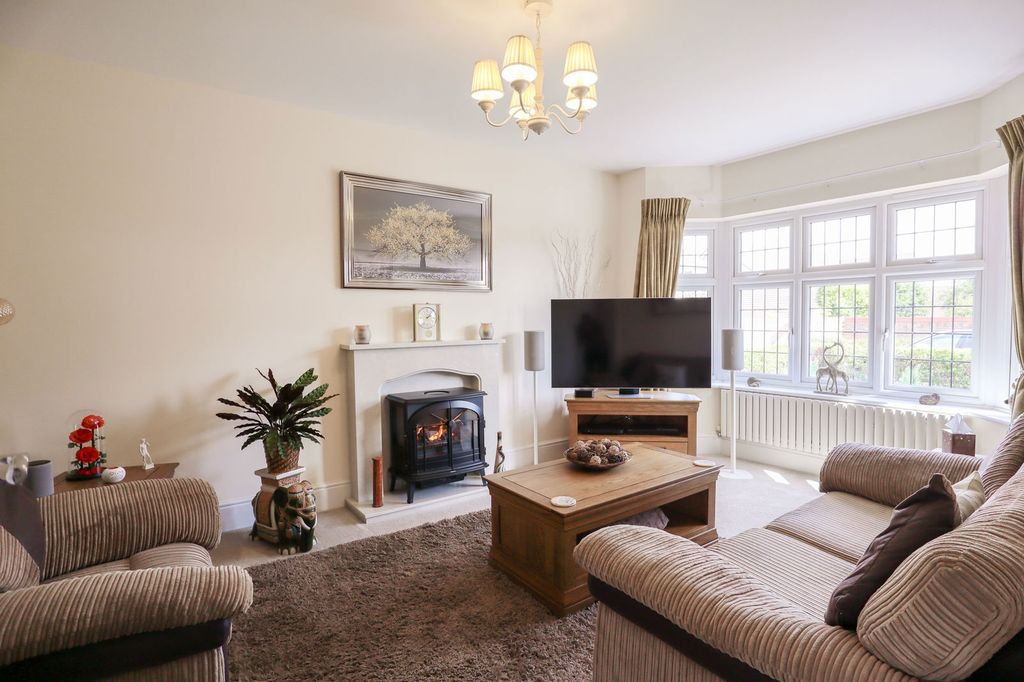 Property photo 2 of 19