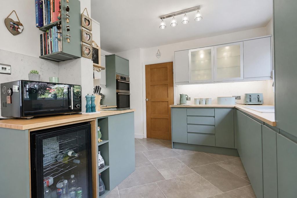 Property photo 3 of 25 Kitchen.Png
