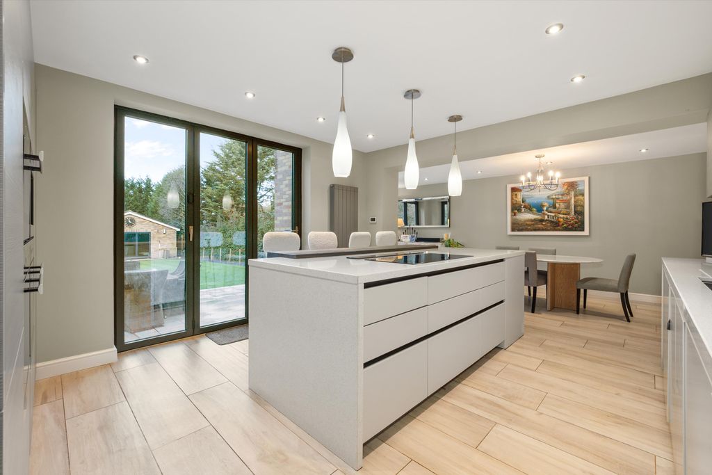 Property photo 3 of 23 Image