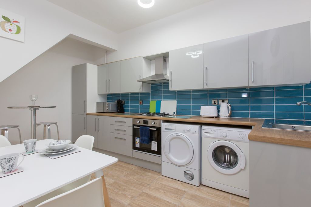 Property photo 3 of 15 Kitchen